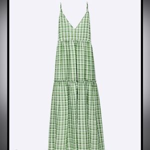 WORN ONCE Crinkly Green Gingham UTERQÜE Maxi Dress | Size Small